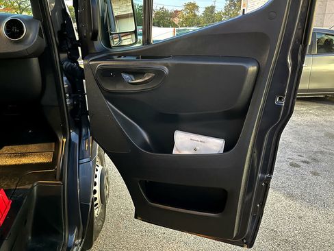 Used 2020 Mercedes-Benz Sprinter 4500 image 34