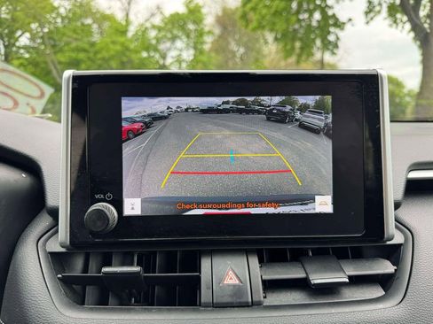 Used 2023 Toyota RAV4 LE AWD/4WD image 30