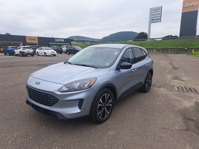 Used 2022 Ford Escape SE w/ SE Sport Appearance Package