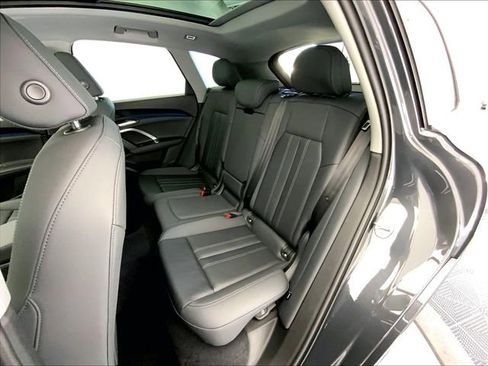 Certified 2025 Audi Q5 Premium w/ Convenience Package AWD/4WD image 23