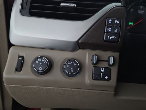 Used 2015 Chevrolet Tahoe LTZ image 17