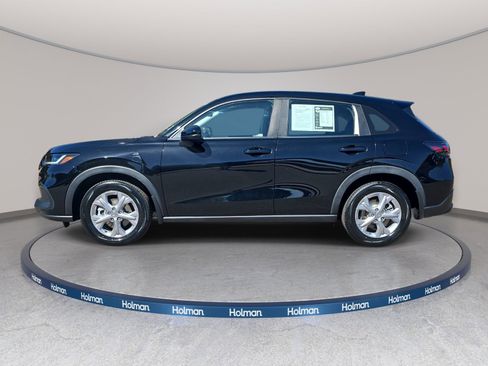 Used 2023 Honda HR-V LX image 9