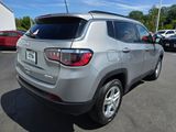 Used 2024 Jeep Compass Latitude image 3