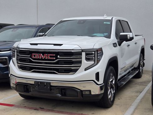 Used 2022 GMC Sierra 1500 SLT AWD/4WD image 3