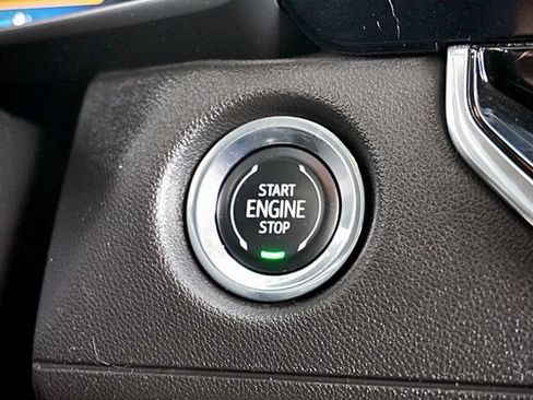 Used 2024 Chevrolet Colorado Trail Boss AWD/4WD image 31
