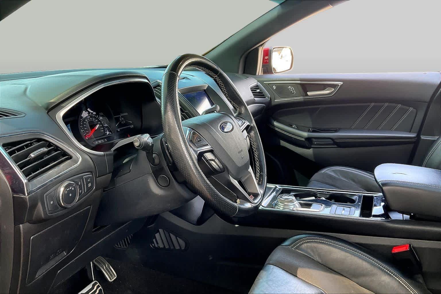 Used 2019 Ford Edge ST w/ Equipment Group 401A AWD/4WD image 17