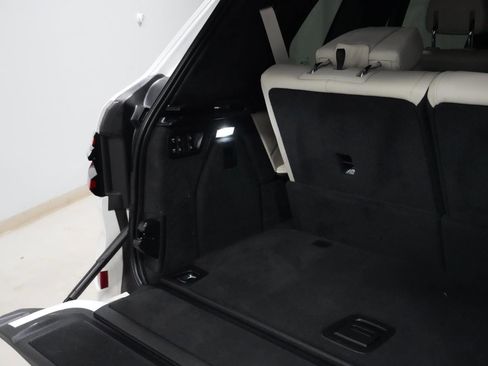 Used 2024 BMW X7 xDrive40i w/ M Sport Package image 31