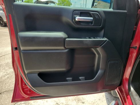 Used 2020 Chevrolet Silverado 1500 Custom w/ Custom Value Package AWD/4WD image 13