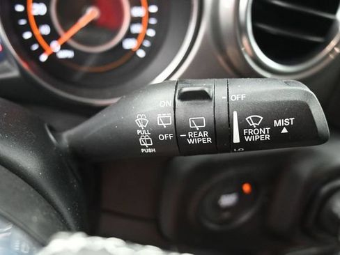 Used 2020 Jeep Wrangler Unlimited Sahara AWD/4WD image 27