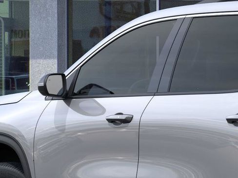 New 2026 Chevrolet Traverse LT w/ LPO, Floor Liner Package FWD image 12