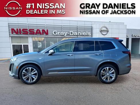 Used 2021 Cadillac XT6 Premium Luxury AWD/4WD image 4