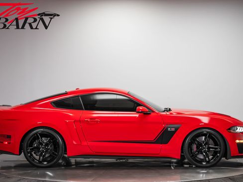 Used 2018 Ford Mustang GT Premium w/ GT Performance Package RWD image 6
