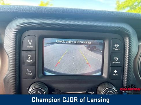 Used 2019 Jeep Wrangler Sport AWD/4WD image 21