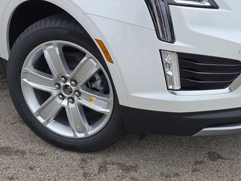 New 2025 Cadillac XT5 Premium Luxury image 3