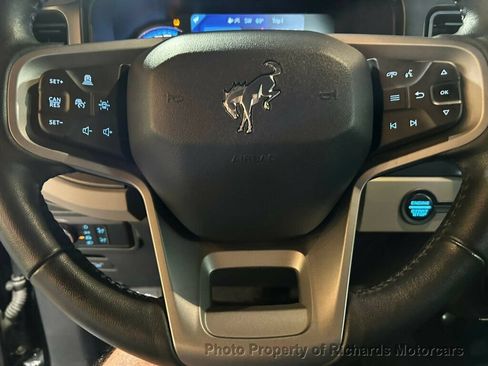 Used 2023 Ford Bronco Wildtrak AWD/4WD image 14