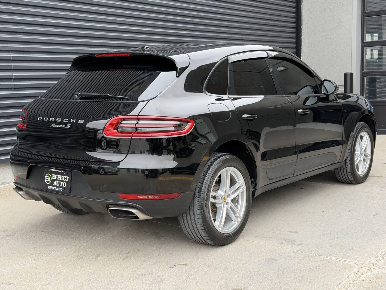 Used 2018 Porsche Macan AWD/4WD image 11