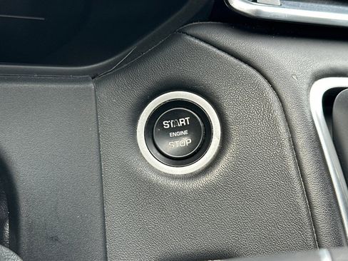 Used 2018 Land Rover Range Rover Velar R-Dynamic HSE image 34