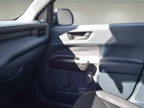 New 2025 Ford Maverick Lobo image 11