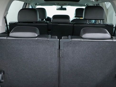 Used 2021 Volkswagen Tiguan SE w/ Panoramic Sunroof Package FWD image 31