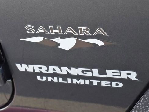 Used 2017 Jeep Wrangler Unlimited Sahara w/ Max Tow Package image 12