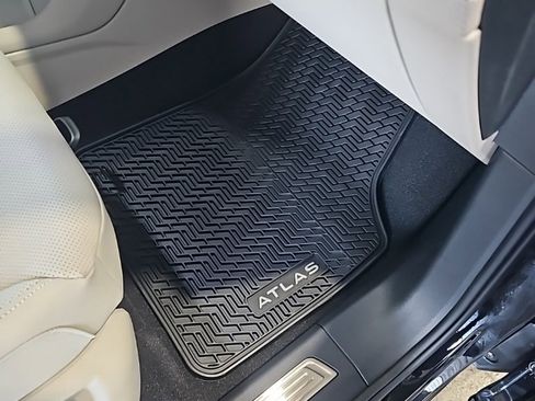 New 2026 Volkswagen Atlas SE image 14