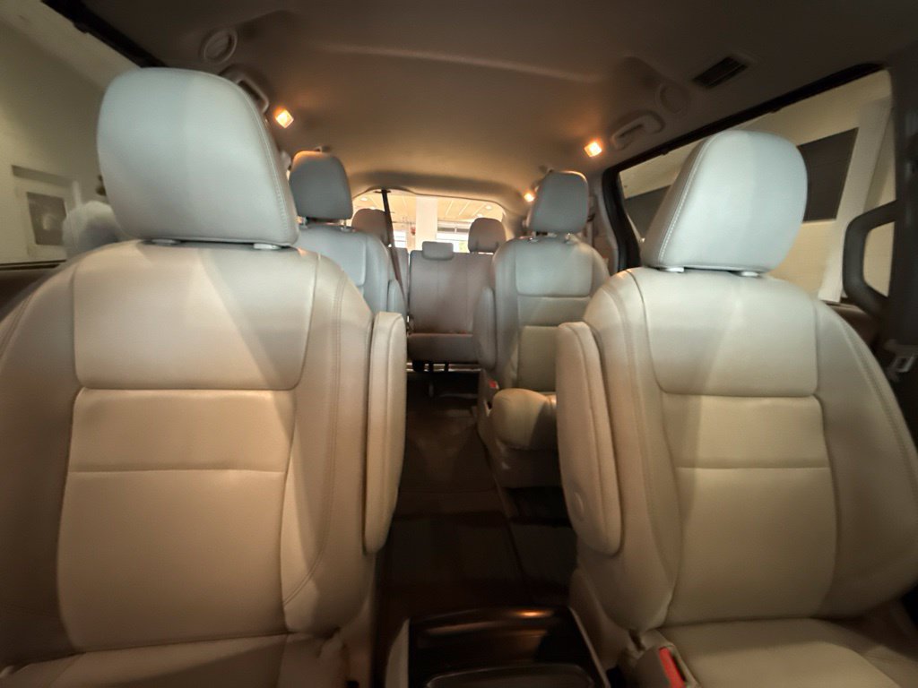 Used 2020 Toyota Sienna XLE w/ XLE Navigation Package AWD/4WD image 14