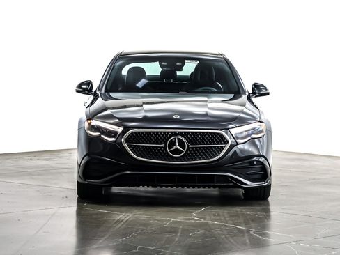 New 2026 Mercedes-Benz E 450 4MATIC Sedan image 2