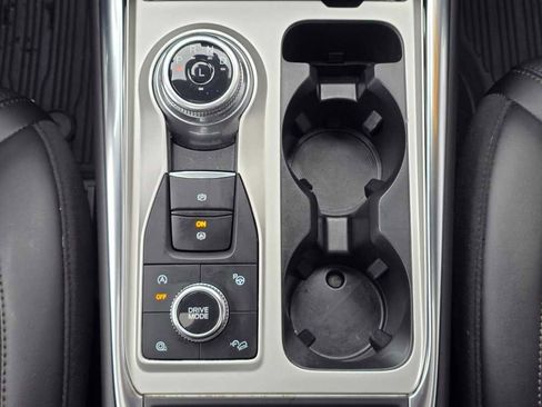 Used 2023 Ford Explorer Platinum w/ Technology Package image 33