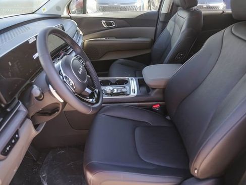 New 2026 Kia Carnival SX image 10