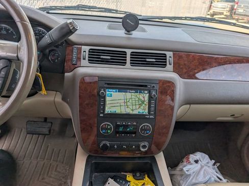 Used 2010 Chevrolet Suburban LTZ image 5