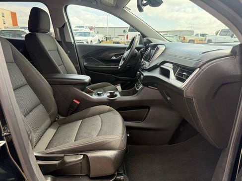 Used 2024 GMC Terrain SLE FWD image 3