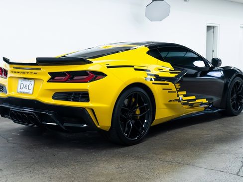 Used 2025 Chevrolet Corvette Z06 image 6