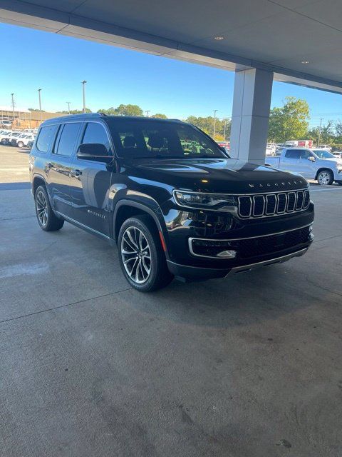 Used 2022 Jeep Wagoneer Series III w/ Premium Group I RWD image 2