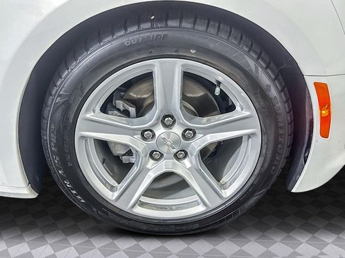 Used 2021 Chevrolet Camaro LT image 29