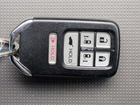Used 2017 Honda Odyssey EX-L image 35