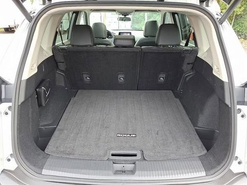 Used 2023 Nissan Rogue SV w/ SV Premium Package image 32