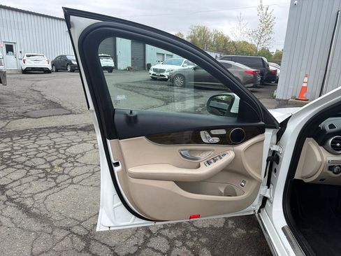 Used 2018 Mercedes-Benz C 300 4MATIC Sedan image 18