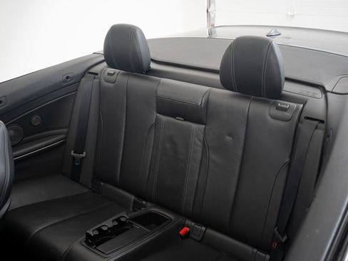 Used 2015 BMW M4 Convertible image 38