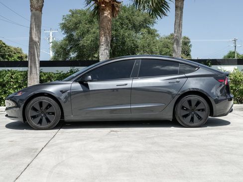 Used 2025 Tesla Model 3 Long Range RWD image 3