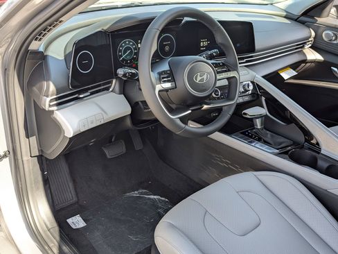 New 2025 Hyundai Elantra Limited image 8