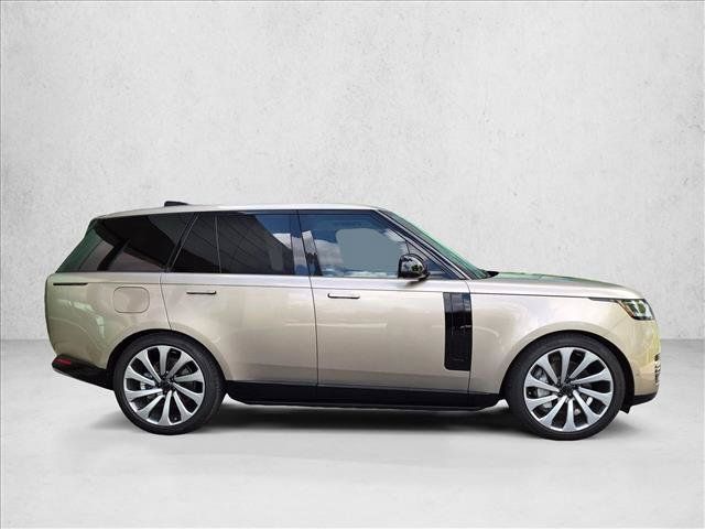 Used 2026 Land Rover Range Rover SE AWD/4WD image 4