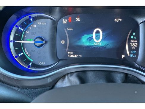 Used 2018 Chrysler Pacifica Limited w/ Advanced Safetytec Group image 32