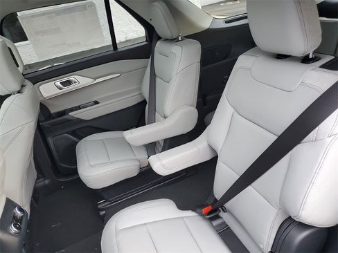 New 2026 Ford Explorer Active w/ Active Comfort Package image 27