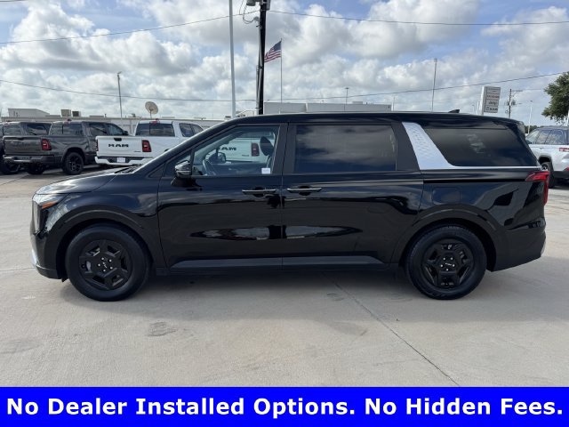 Used 2025 Kia Carnival FWD image 3