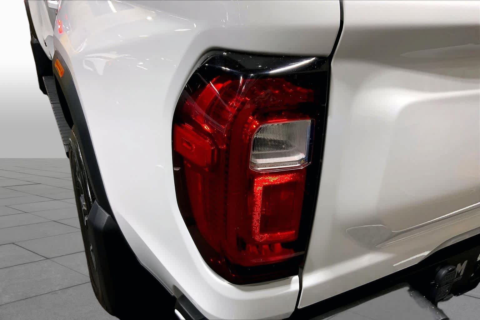 Used 2023 GMC Canyon AT4 w/ AT4 Premium Package AWD/4WD image 29
