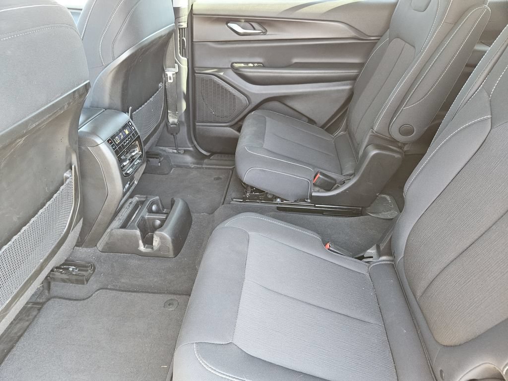 Used 2023 Jeep Grand Cherokee L Laredo AWD/4WD image 30