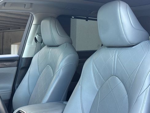 Used 2021 Toyota Highlander Platinum AWD/4WD image 28