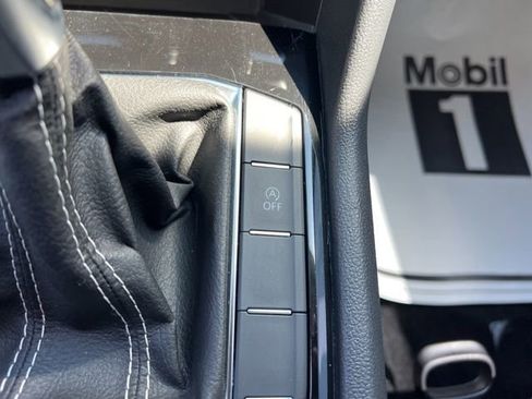 Used 2023 Volkswagen Taos SE AWD/4WD image 25