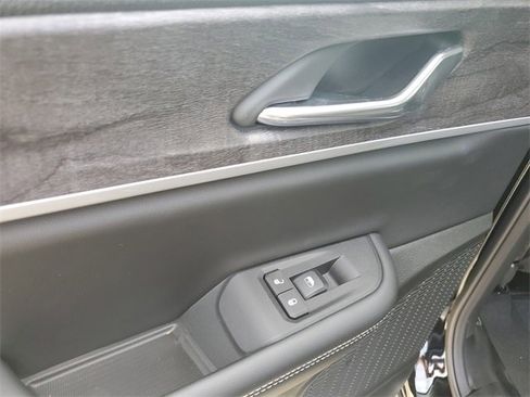 New 2025 Jeep Grand Cherokee L Limited w/ Luxury Tech Group II image 16