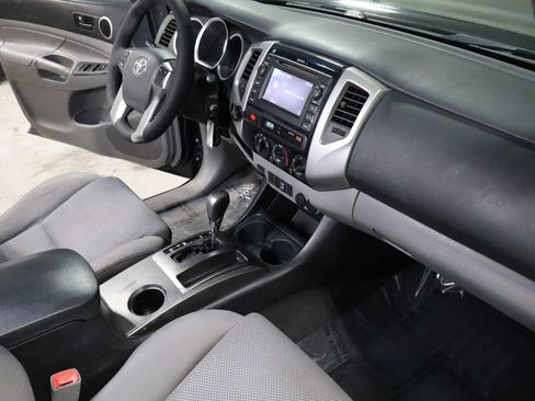 Used 2013 Toyota Tacoma PreRunner w/ TRD Sport Pkg RWD image 12
